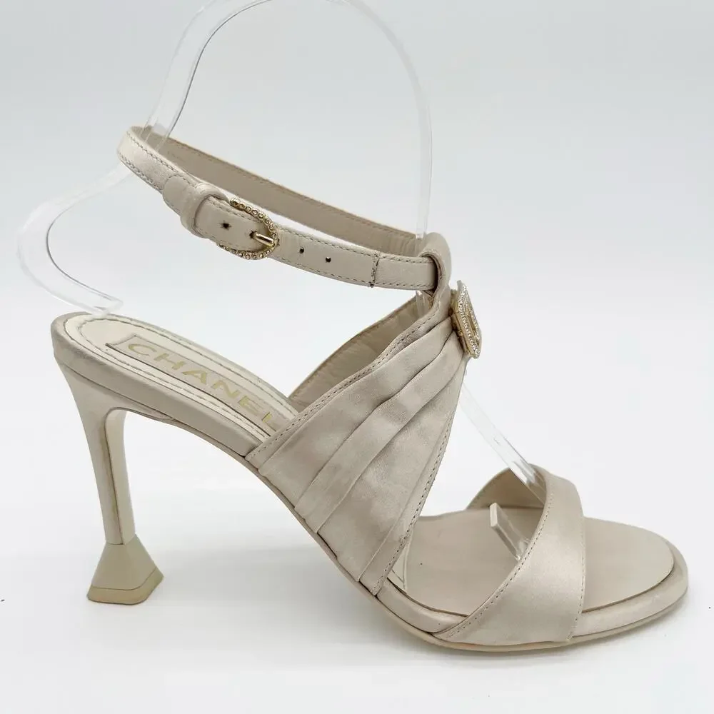CHANEL 2023 beige